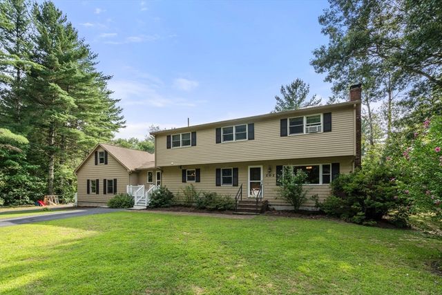202 Franklin St, Halifax, MA 02338
