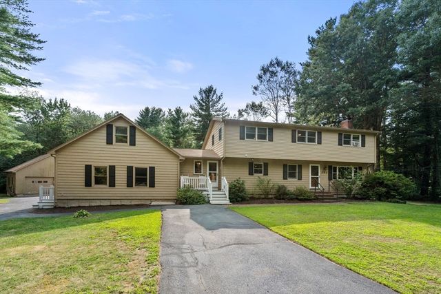 202 Franklin St, Halifax, MA 02338