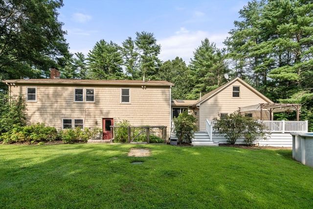 202 Franklin St, Halifax, MA 02338