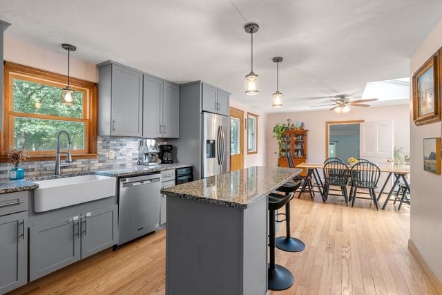 202 Franklin St, Halifax, MA 02338
