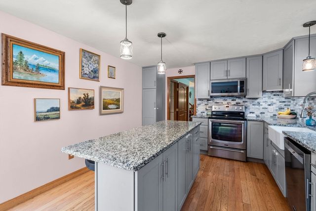202 Franklin St, Halifax, MA 02338