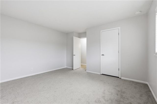 8730 Metcalf Avenue 105, Overland Park, KS 66212
