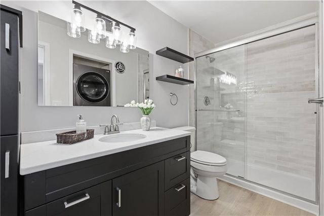 8730 Metcalf Avenue 105, Overland Park, KS 66212