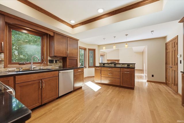 10824 Brandy Oak Run, Fort Wayne, IN 46845