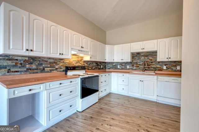 376 Broken Arrow Trail 52, Hayesville, NC 28904