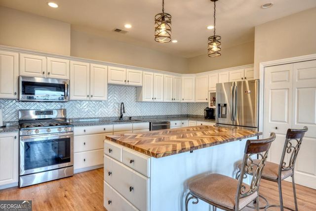 376 Broken Arrow Trail 52, Hayesville, NC 28904