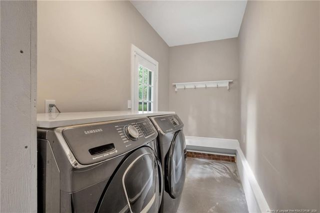 162 Oakridge Avenue, Spring Lake, NC 28390