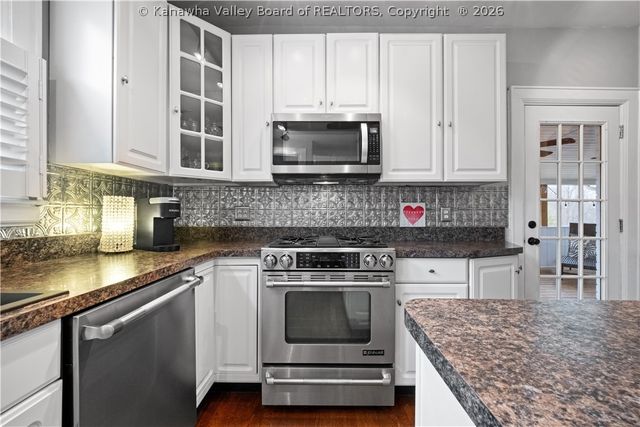 234 Oakwood Road, Charleston, WV 25314