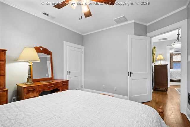 234 Oakwood Road, Charleston, WV 25314