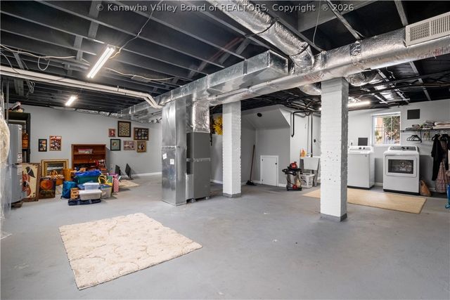 234 Oakwood Road, Charleston, WV 25314