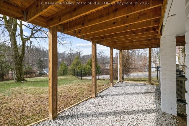 234 Oakwood Road, Charleston, WV 25314