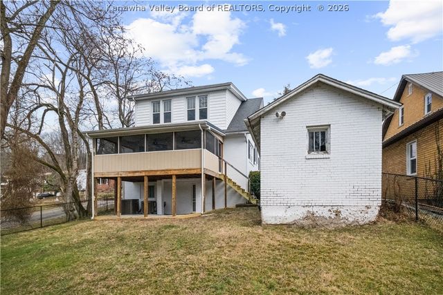 234 Oakwood Road, Charleston, WV 25314