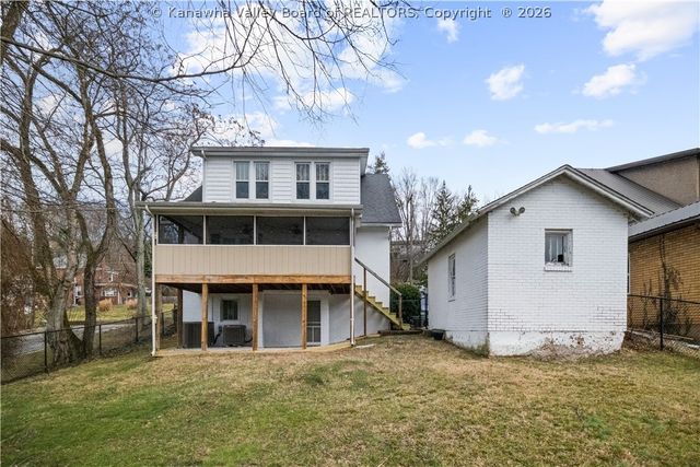 234 Oakwood Road, Charleston, WV 25314