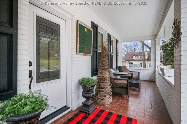 234 Oakwood Road, Charleston, WV 25314