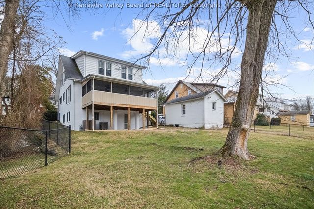 234 Oakwood Road, Charleston, WV 25314
