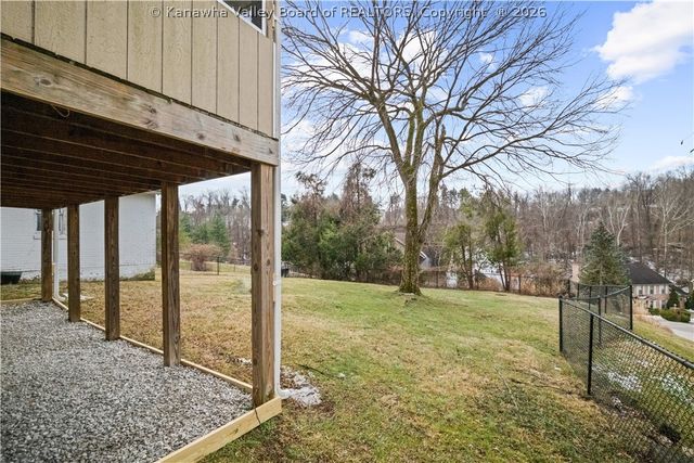 234 Oakwood Road, Charleston, WV 25314