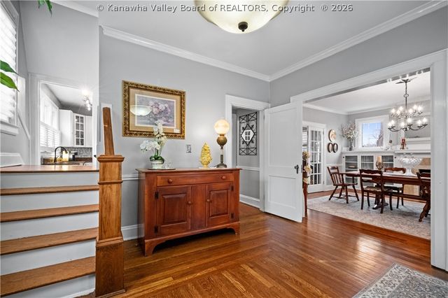 234 Oakwood Road, Charleston, WV 25314