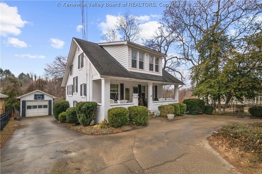 234 Oakwood Road, Charleston, WV 25314