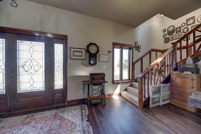 2645 Kallus Road, La Grange, TX 78945