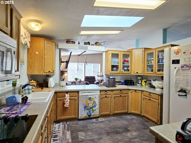 96465 COVERDELL Rd 8, Brookings, OR 97415