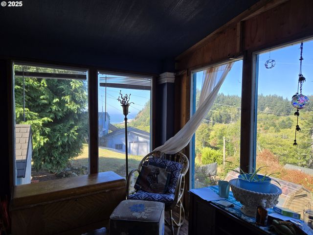 96465 COVERDELL Rd 8, Brookings, OR 97415