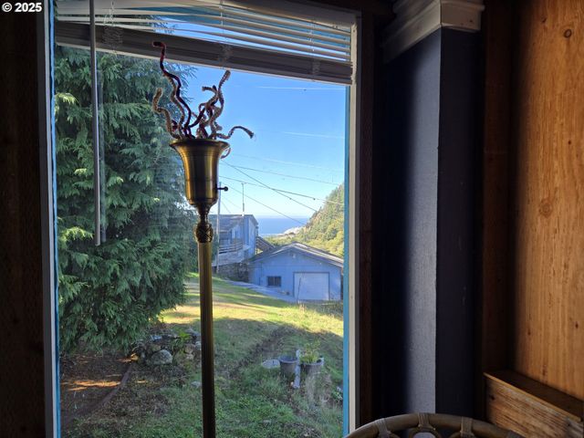 96465 COVERDELL Rd 8, Brookings, OR 97415