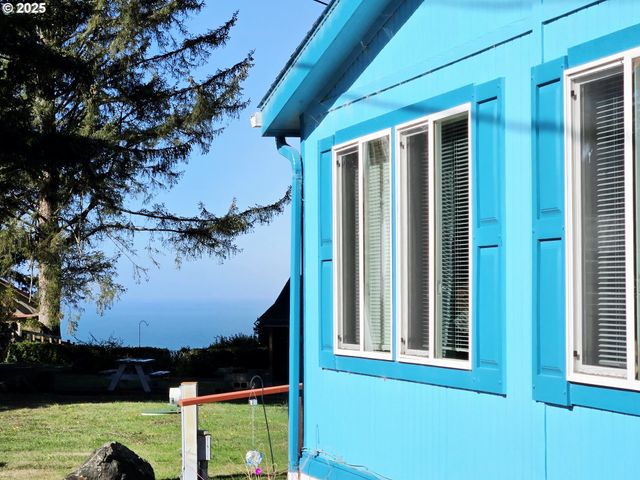 96465 COVERDELL Rd 8, Brookings, OR 97415