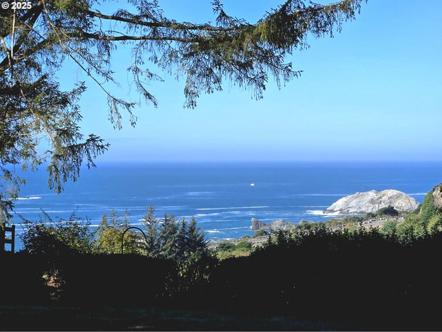 96465 COVERDELL Rd 8, Brookings, OR 97415