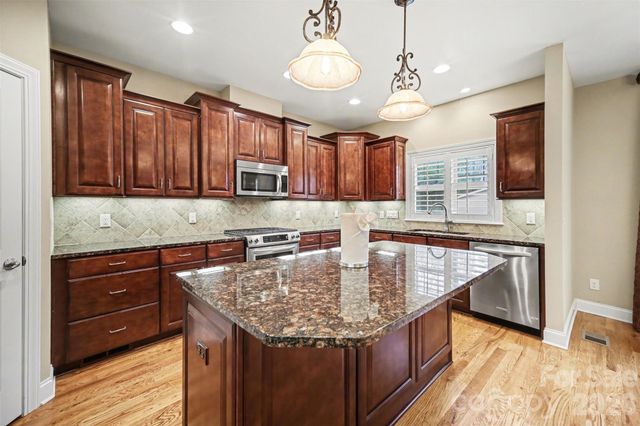 1139 Moray Court, Charlotte, NC 28211