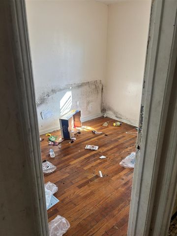 16232 Manning Street, Detroit, MI 48205