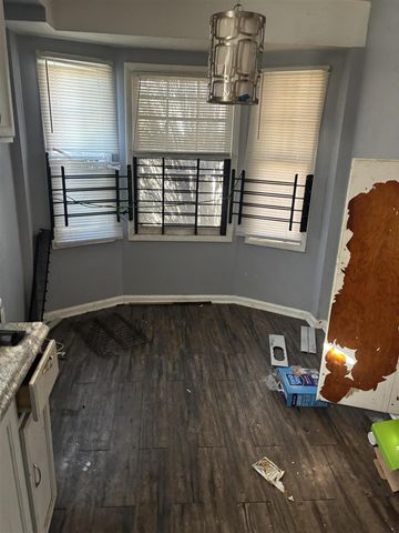 16232 Manning Street, Detroit, MI 48205