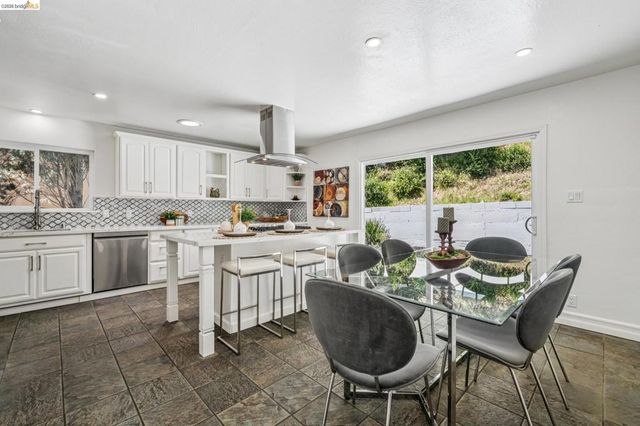 46 Elysian Fields Dr, Oakland, CA 94605