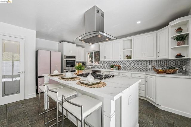 46 Elysian Fields Dr, Oakland, CA 94605