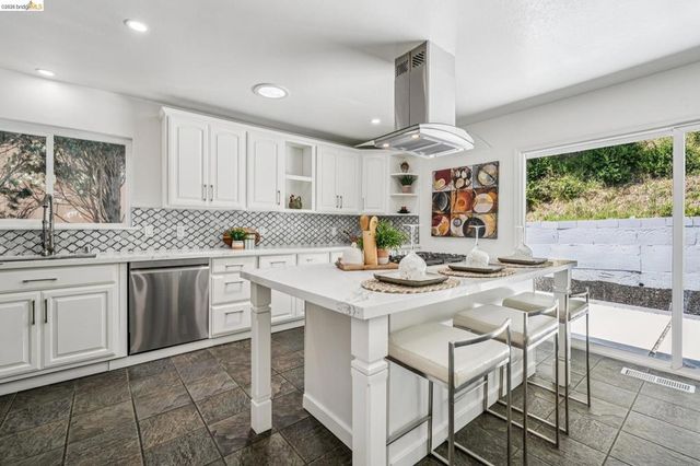 46 Elysian Fields Dr, Oakland, CA 94605
