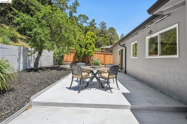 46 Elysian Fields Dr, Oakland, CA 94605