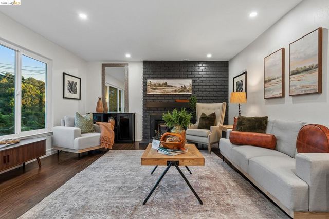 46 Elysian Fields Dr, Oakland, CA 94605