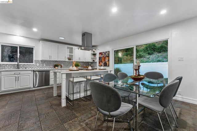 46 Elysian Fields Dr, Oakland, CA 94605