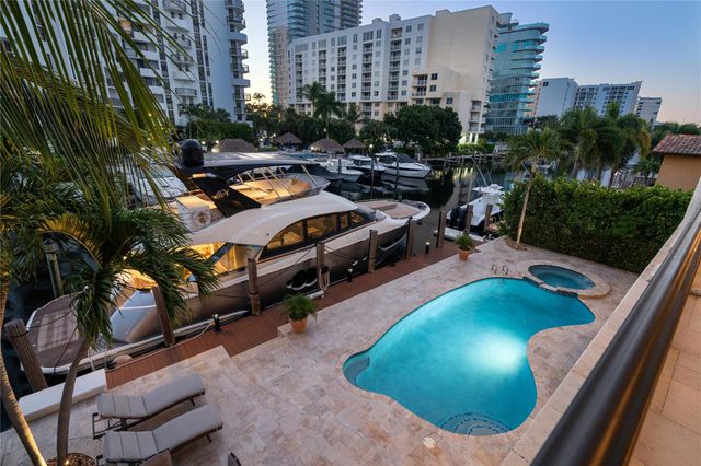 1440 E Terra Mar Dr, Pompano Beach, FL 33062