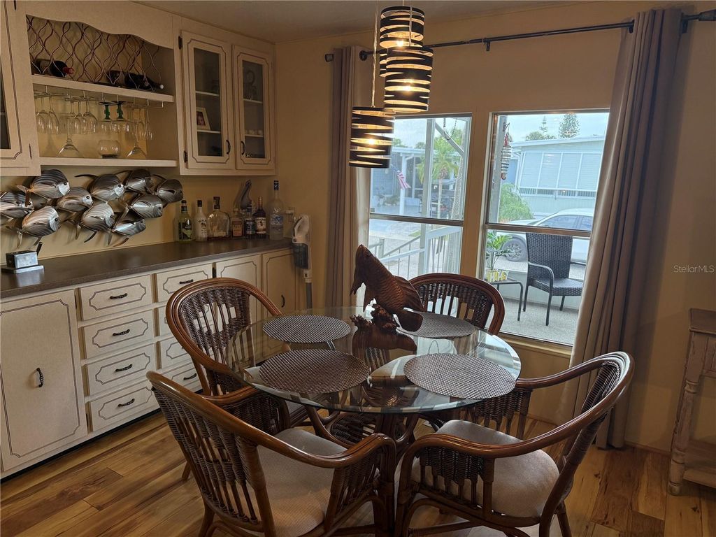 Image 6 of property listing at 741 IRIS DRIVE Venice, Venice, FL 34293