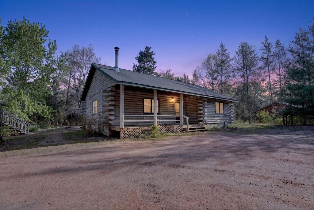W5946 Woodland TRAIL, New Lisbon, WI 53950