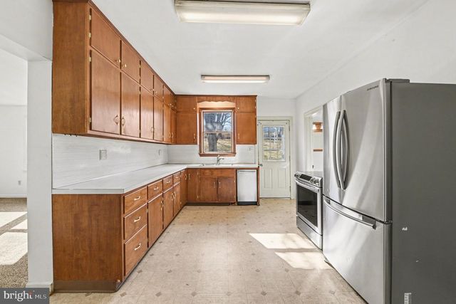 939 GRAVEL PIKE, Schwenksville, PA 19473