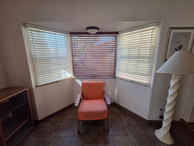 632 57th Street NW, Albuquerque, NM 87105