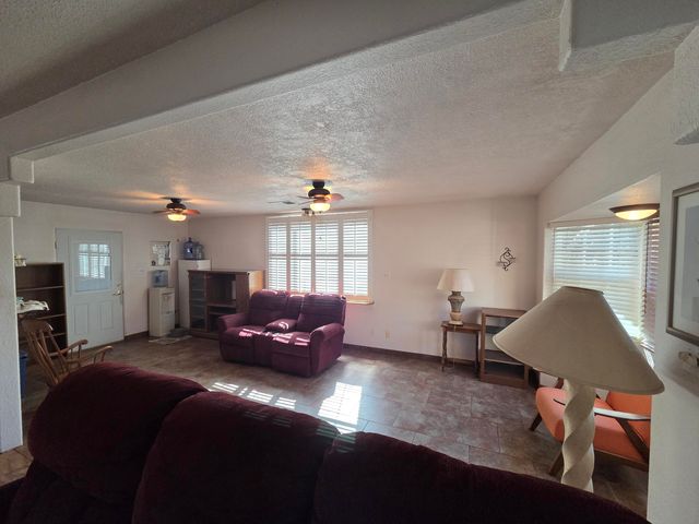 632 57th Street NW, Albuquerque, NM 87105