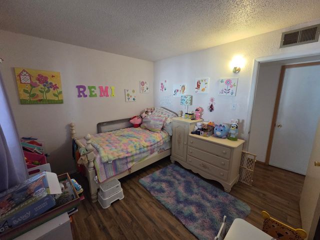 632 57th Street NW, Albuquerque, NM 87105