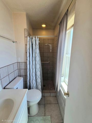 632 57th Street NW, Albuquerque, NM 87105