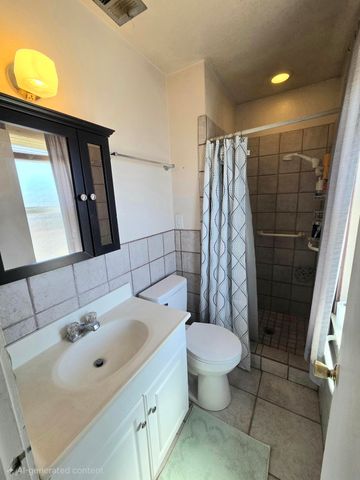 632 57th Street NW, Albuquerque, NM 87105