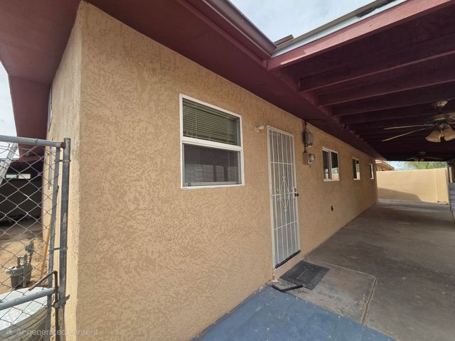 632 57th Street NW, Albuquerque, NM 87105