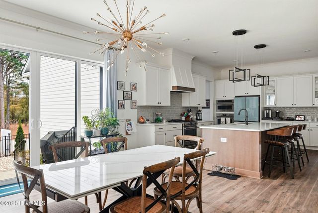 275 Hollycrest Drive, Pinehurst, NC 28374