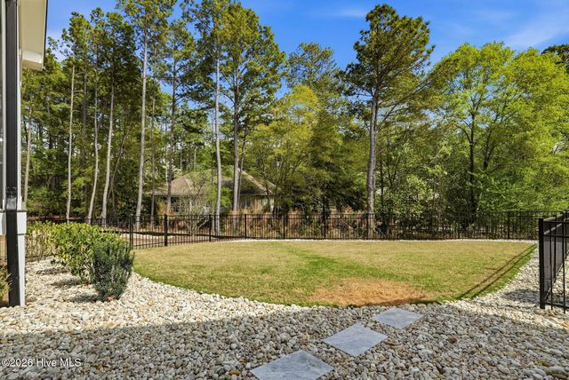 275 Hollycrest Drive, Pinehurst, NC 28374