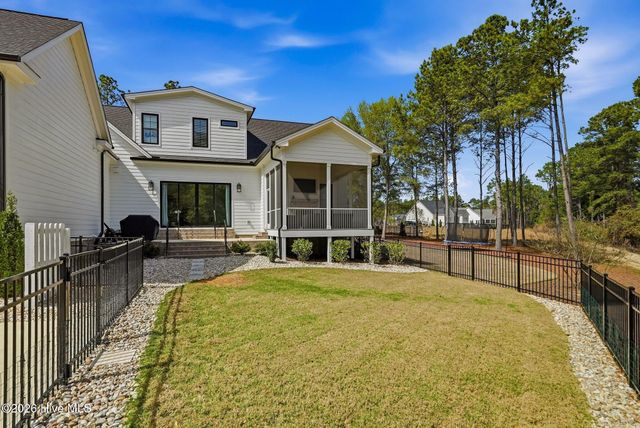 275 Hollycrest Drive, Pinehurst, NC 28374